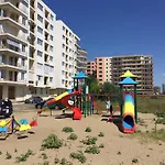 Theo Summerland Seaview *