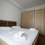 Theo Summerland Seaview * Mamaia